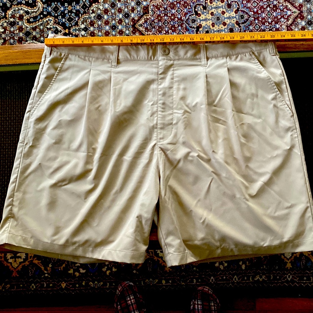 Men’s Reebok Golf Shorts Size 48 Tan